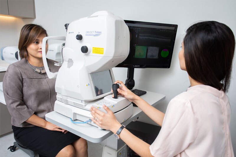 glaucoma-test-screening-female-asian